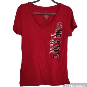 NC State Wolfpack Women's‎ V-Neck T-Shirt Cute Wolfie Logo Size Large 🐺❤️